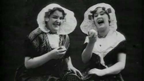 Two Zeeland girls in Zandvoort