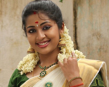 Navya Nair (Dhanya Veena)