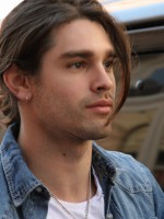 Justin Gaston