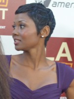 Emayatzy Corinealdi