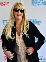 Donata Melina Nicolette "Dina" Lohan