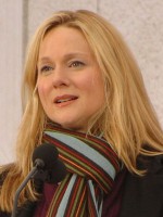 Laura Linney