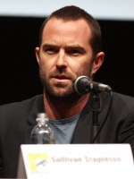 Sullivan Stapleton