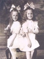 Daisy and Violet Hilton